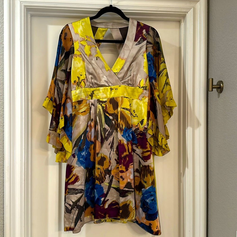 Ladies, Neiman Marcus single dress size medium